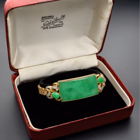 18ct Gold Large Jadeite and Diamond Bracelet