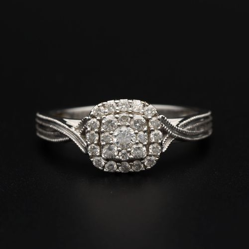 Gold 0.45ct Diamond Ring image-2