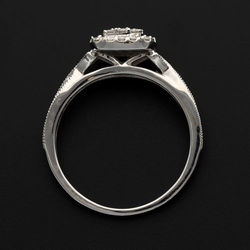 Gold 0.45ct Diamond Ring image-6