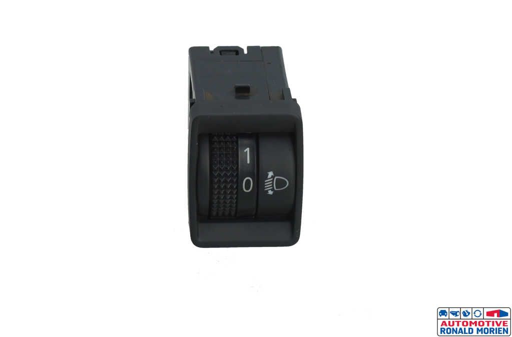 Used AIH headlight switch Nissan Micra (K14) 1.0 IG-T 92 Price € 19,00 Margin scheme offered by Automaterialen Ronald Morien B.V.
