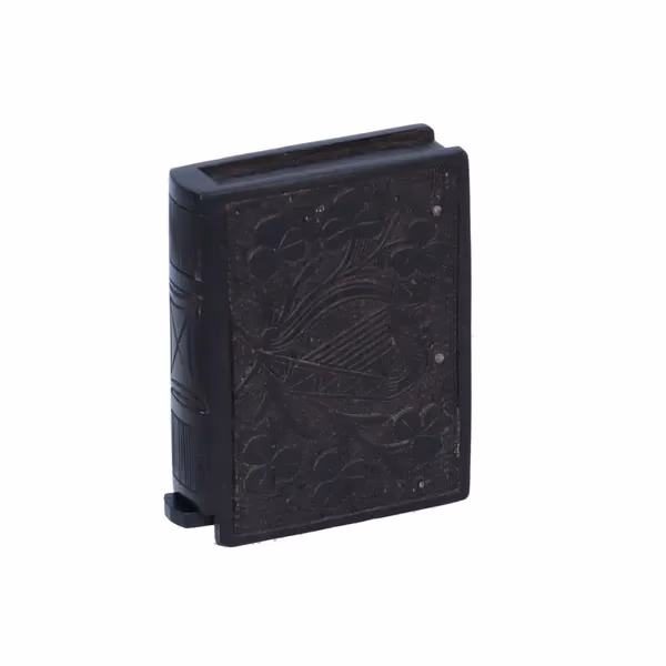 Bog Oak Vesta Case