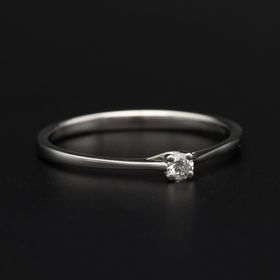 18ct Gold Diamond Ring. Size X