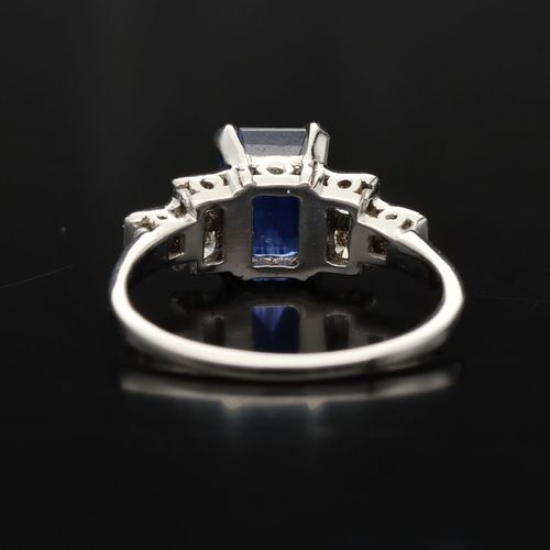 18ct Gold Sapphire and Diamond Ring image-5