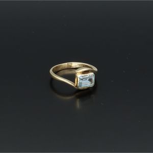 20th Century 14ct Gold Single Emerald Cut Aquamarine Ring
