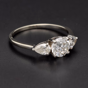 18ct White Gold Diamond Ring