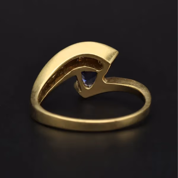 18ct Gold Tanzanite Diamond Ring.