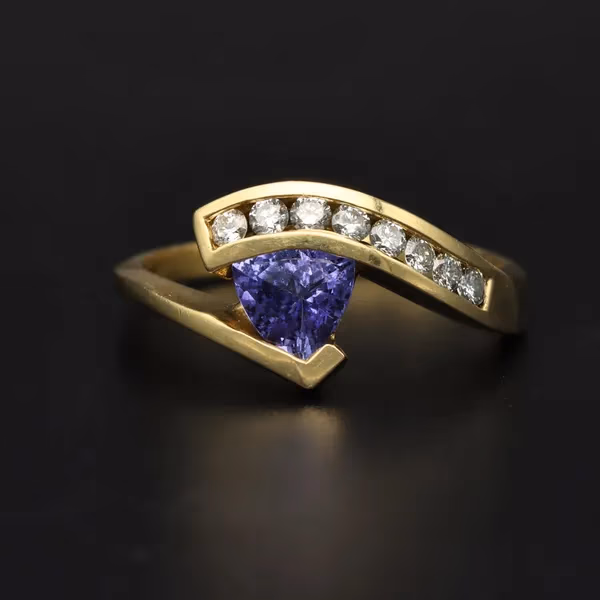 18ct Gold Tanzanite Diamond Ring.