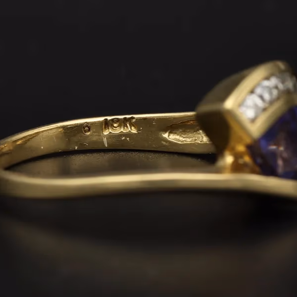 18ct Gold Tanzanite Diamond Ring.