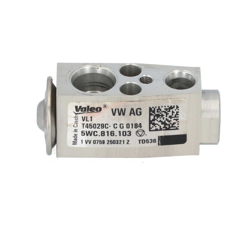 Used AC expansion valve Volkswagen Golf VIII (CD1) 1.5 eTSI 16V Price € 25,00 Inclusive VAT offered by Automaterialen Ronald Morien B.V.