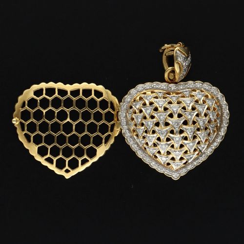 18ct Gold Diamond Heart Locket image-2