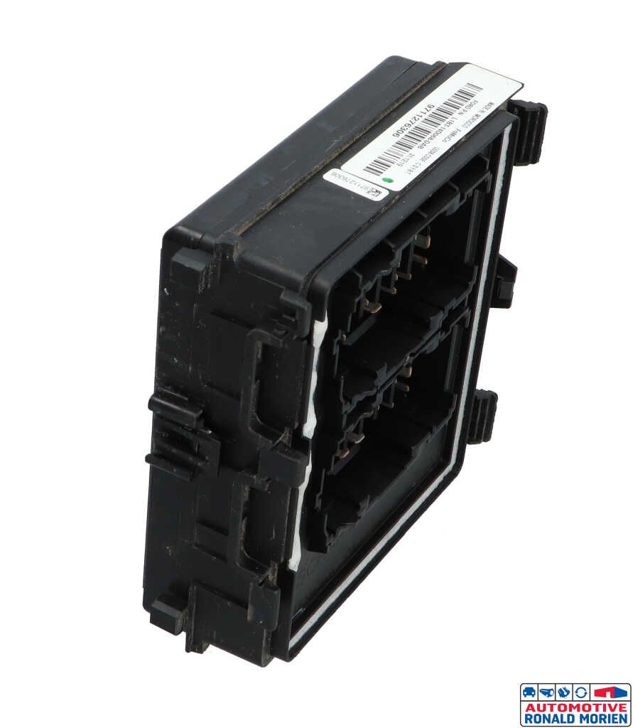 Used Fuse box Ford Fiesta 7 1.0 EcoBoost 12V Price € 49,00 Margin scheme offered by Automaterialen Ronald Morien B.V.