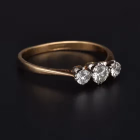18ct Yellow Gold 3 Stone Diamond Ring