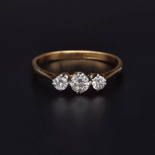 18ct Yellow Gold 3 Stone Diamond Ring