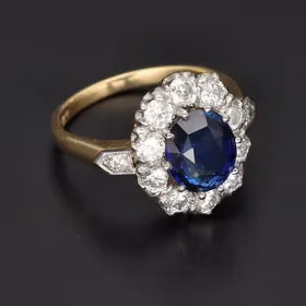 18ct Yellow Gold Oval-Cut Sapphire & Diamond Cluster Ring