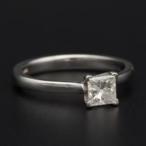 18ct White Gold Diamond Ring