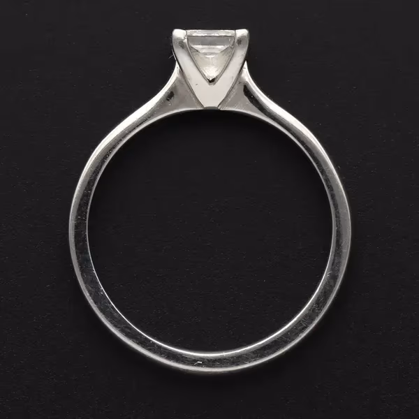 18ct White Gold Diamond Ring