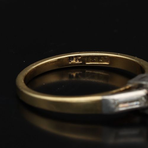 18k Gold Diamond Ring image-5