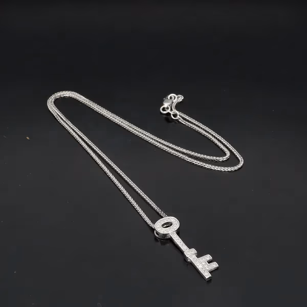 18ct Gold Key Pendant
