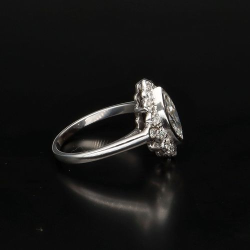 Platinum Diamond Ring image-3