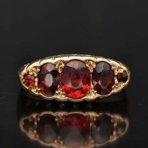 9ct Gold Garnet Ring image-2