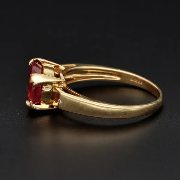 18ct Gold Pink Sapphire Ring