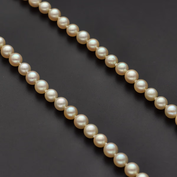 Short Cultured Pearl Necklace