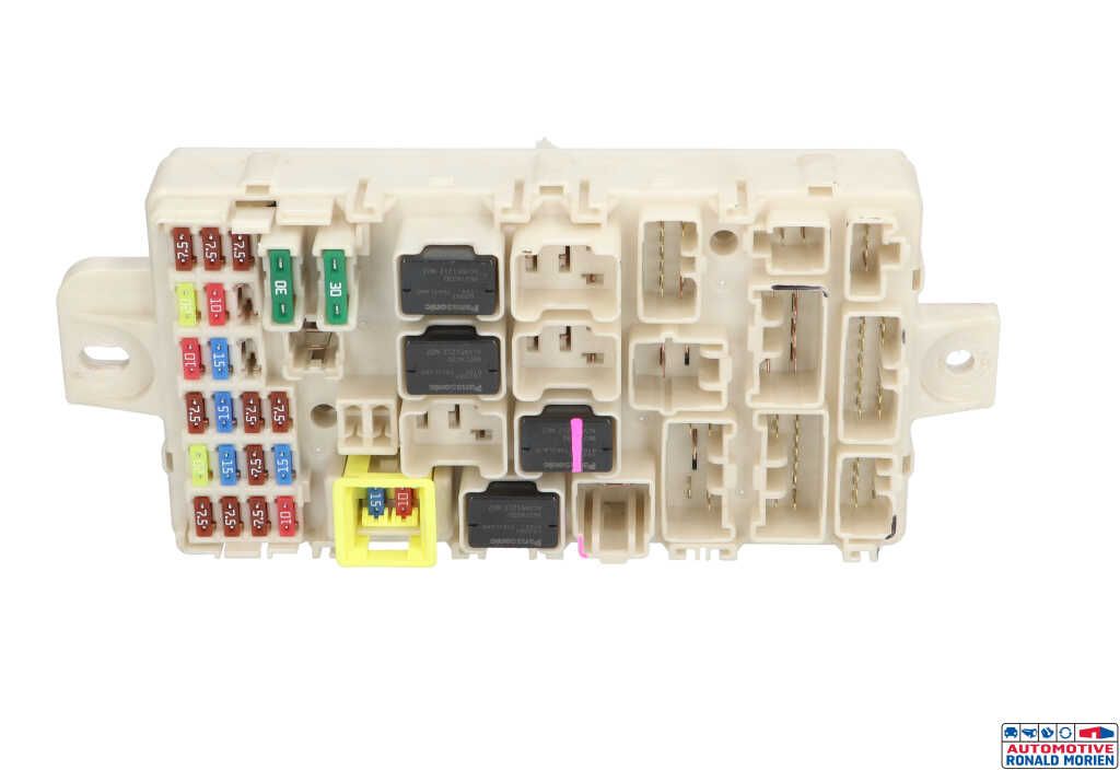 Used Fuse box Mitsubishi Space Star (A0) 1.2 12V Price € 75,00 Margin scheme offered by Automaterialen Ronald Morien B.V.