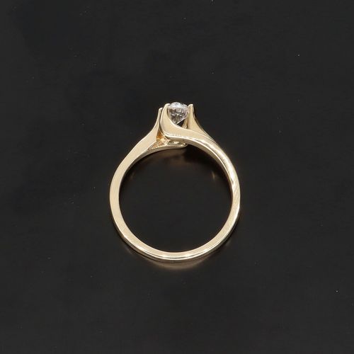 9K Gold Old Cut 1/2ct Diamond Ring image-5