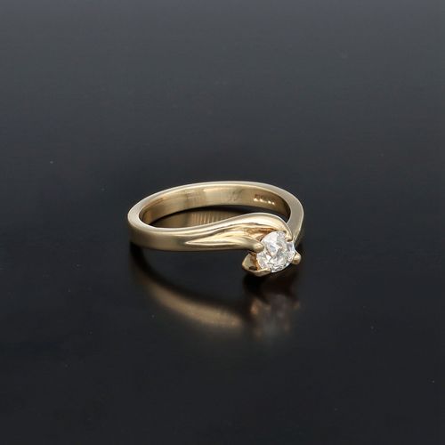 9K Gold Old Cut 1/2ct Diamond Ring image-1