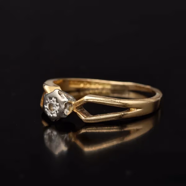 18ct Gold Diamond Ring. Birmingham 1968