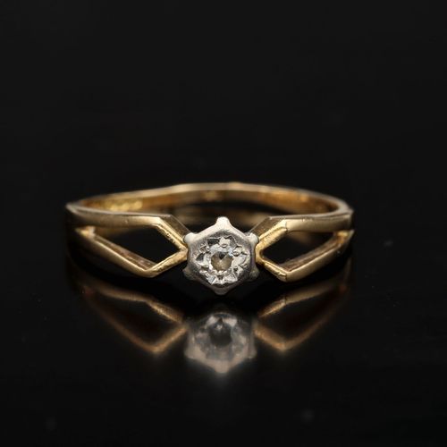 18ct Gold Diamond Ring. Birmingham 1968 image-2
