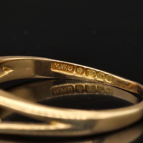 18ct Gold Diamond Ring. Birmingham 1968 image-4