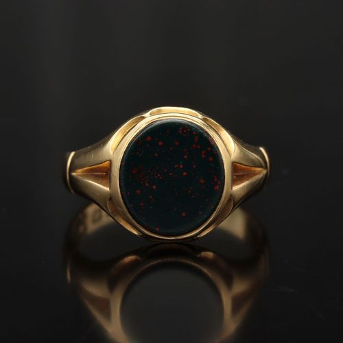 18ct Gold Gents Bloodstone Ring image-2