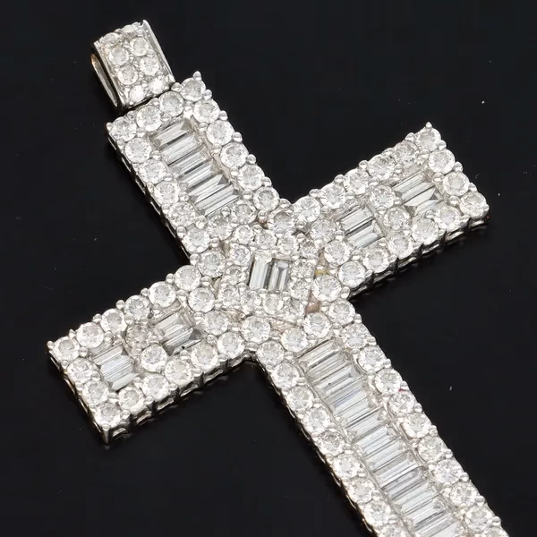 18k White Gold Diamond Cross Pendant