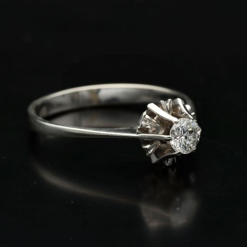 18ct Brilliant Cut Diamond Ring image-1